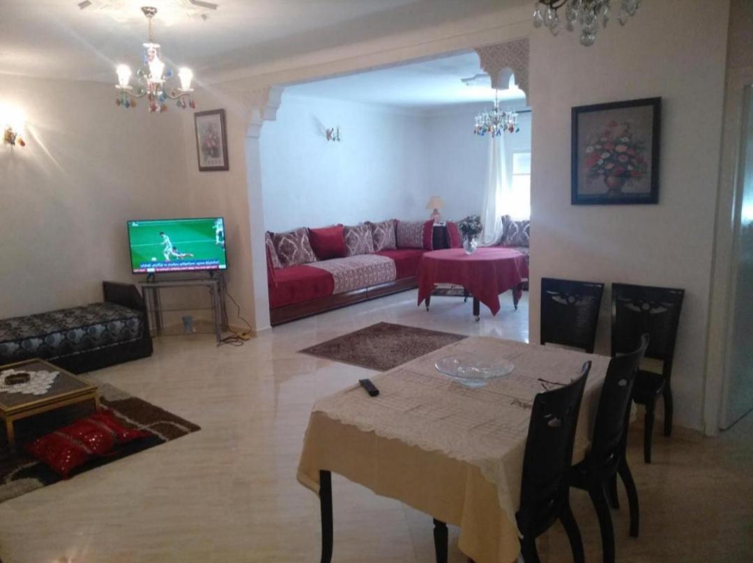 Apartment Centre Μεκνές Εξωτερικό φωτογραφία
