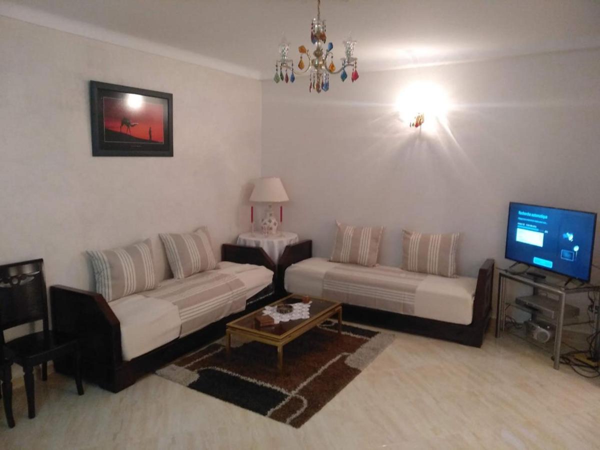 Apartment Centre Μεκνές Εξωτερικό φωτογραφία