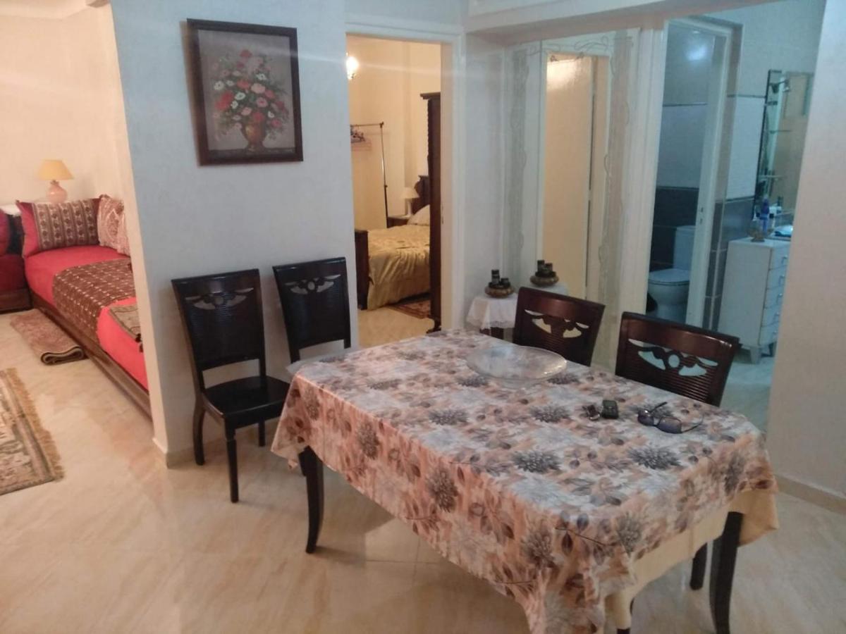 Apartment Centre Μεκνές Εξωτερικό φωτογραφία